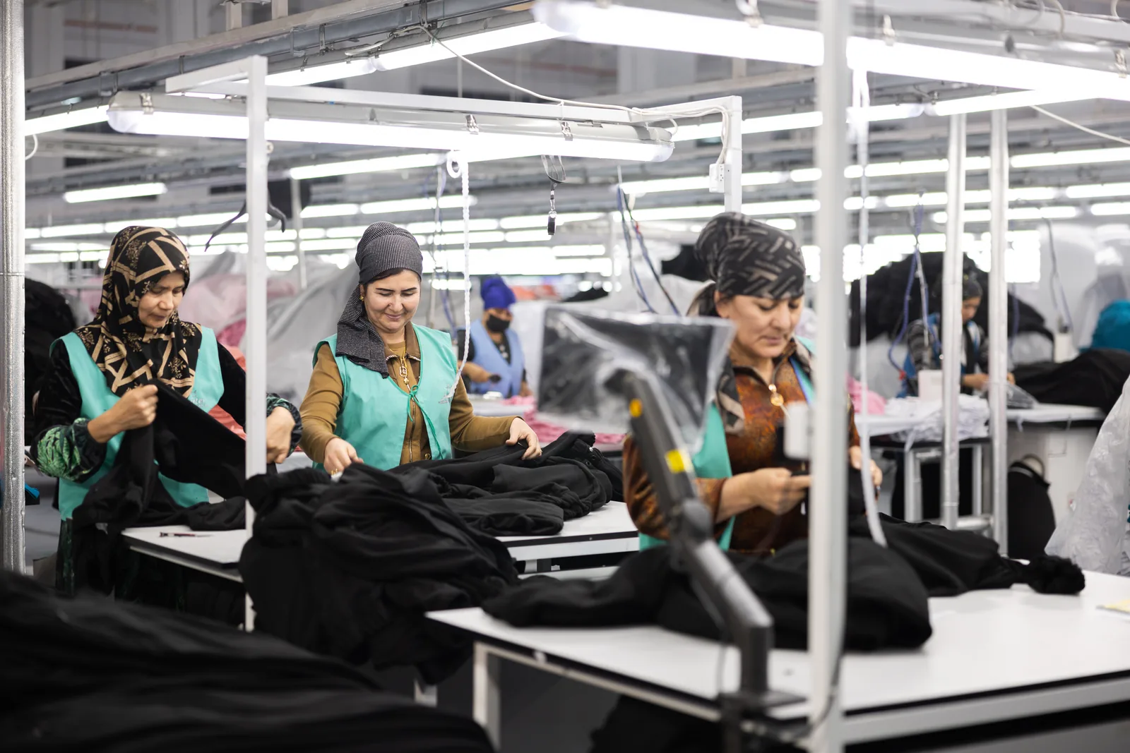 Real production workflow and line preparation at Amirtex