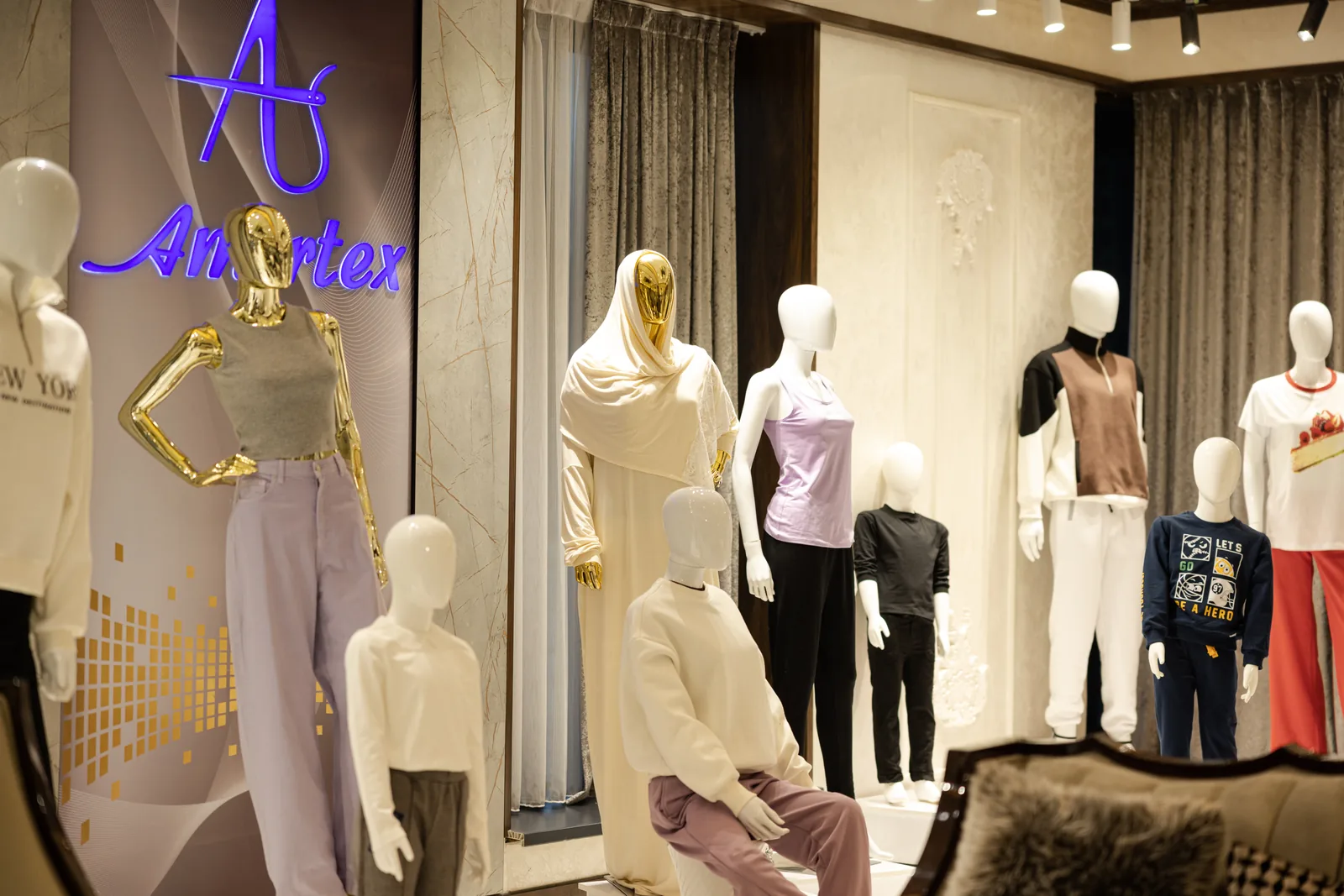 Showroom presentation of Amirtex knitwear samples